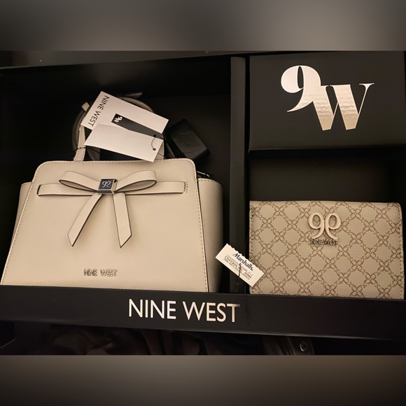 Nine West Wallet and purse - Picture 2 of 2